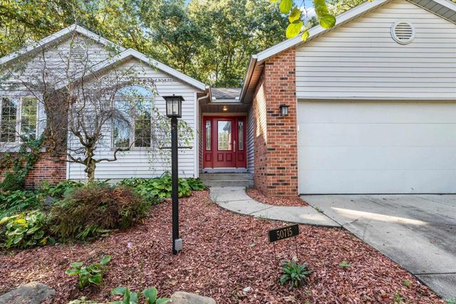 50715 Wimbledon Court, South Bend, IN 46637