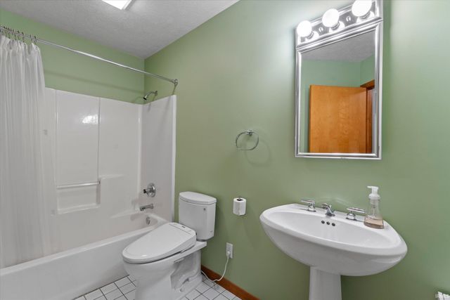 50715 Wimbledon Court, South Bend, IN 46637