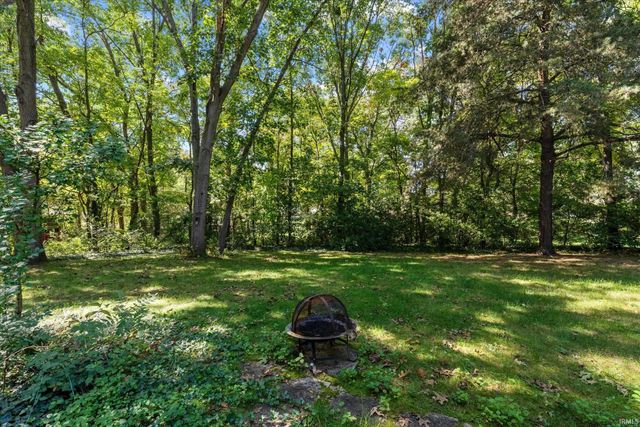 50715 Wimbledon Court, South Bend, IN 46637