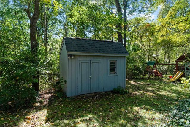 50715 Wimbledon Court, South Bend, IN 46637