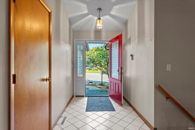 50715 Wimbledon Court, South Bend, IN 46637
