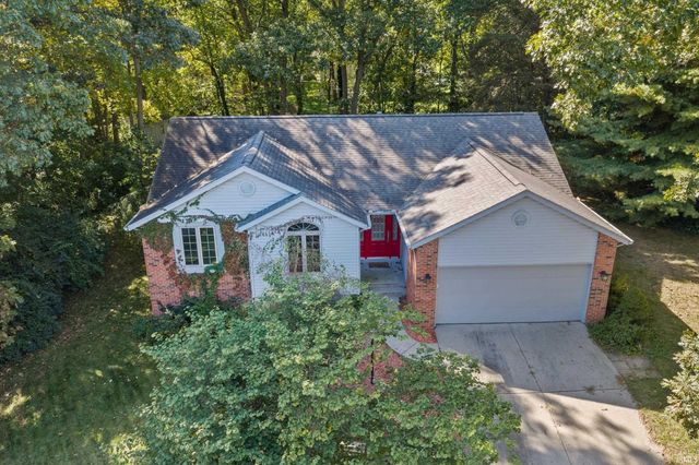 50715 Wimbledon Court, South Bend, IN 46637