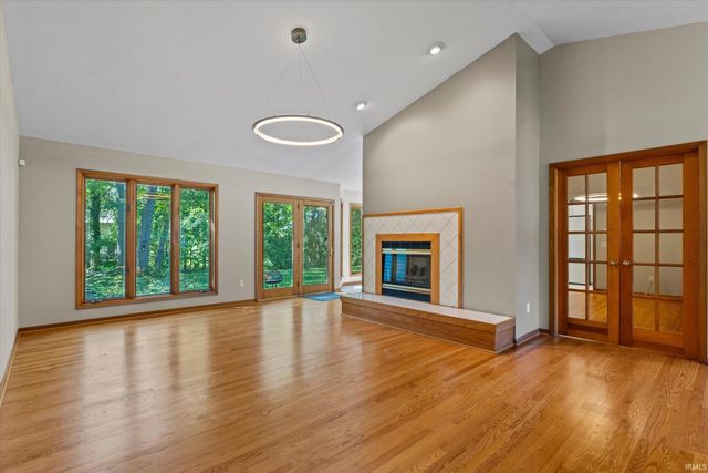 50715 Wimbledon Court, South Bend, IN 46637