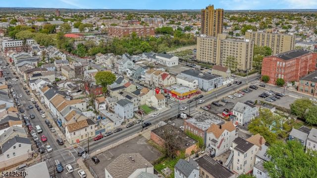 171 20Th Ave, Paterson City, NJ 07501