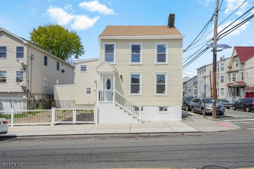 171 20Th Ave, Paterson City, NJ 07501