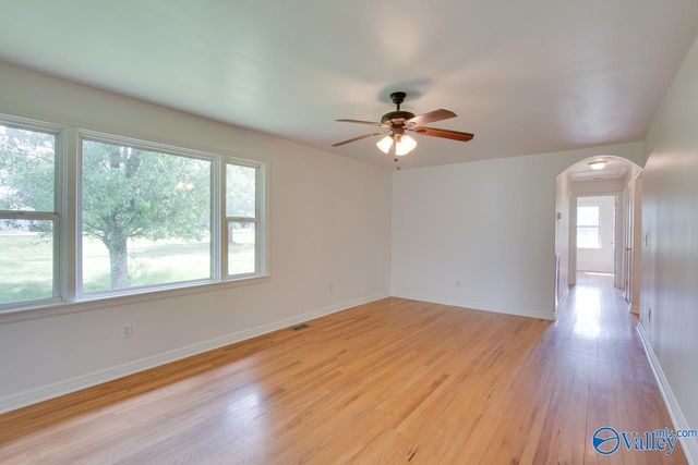 1517 Ready Section Road, Hazel Green, AL 35750