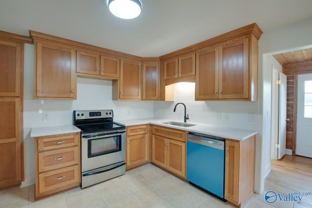 1517 Ready Section Road, Hazel Green, AL 35750