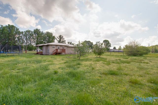 1517 Ready Section Road, Hazel Green, AL 35750