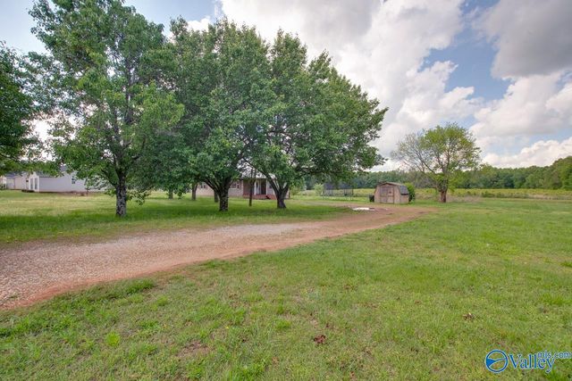 1517 Ready Section Road, Hazel Green, AL 35750
