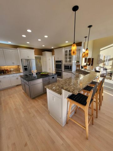 6102 Creek Ridge Court, Minnetonka, MN 55345