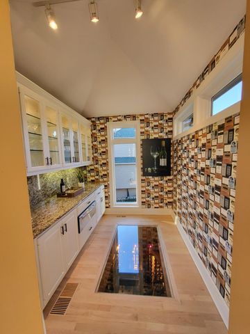 6102 Creek Ridge Court, Minnetonka, MN 55345