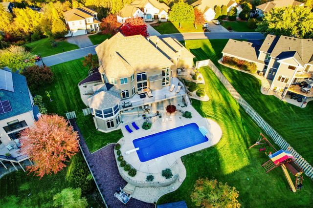 6102 Creek Ridge Court, Minnetonka, MN 55345