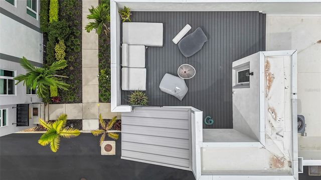 2621 1ST AVENUE N 19, St Petersburg, FL 33713