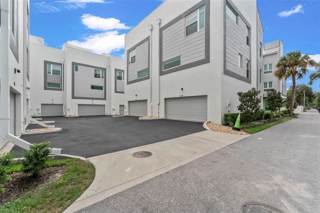 2621 1ST AVENUE N 19, St Petersburg, FL 33713