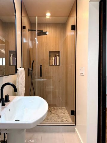 12949 Panama Street, Los Angeles, CA 90066