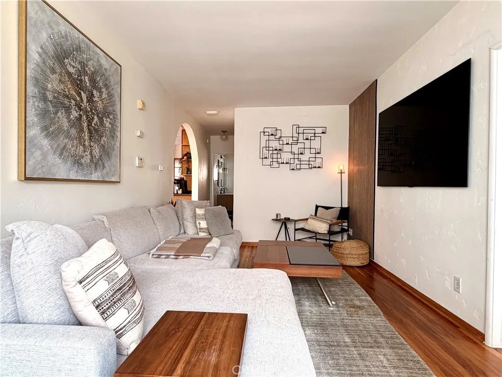 12949 Panama Street, Los Angeles, CA 90066