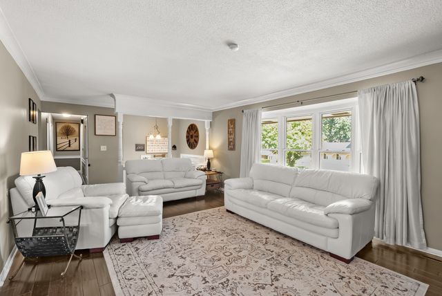 3800 SW 30th Street, Des Moines, IA 50321
