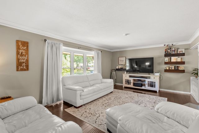 3800 SW 30th Street, Des Moines, IA 50321