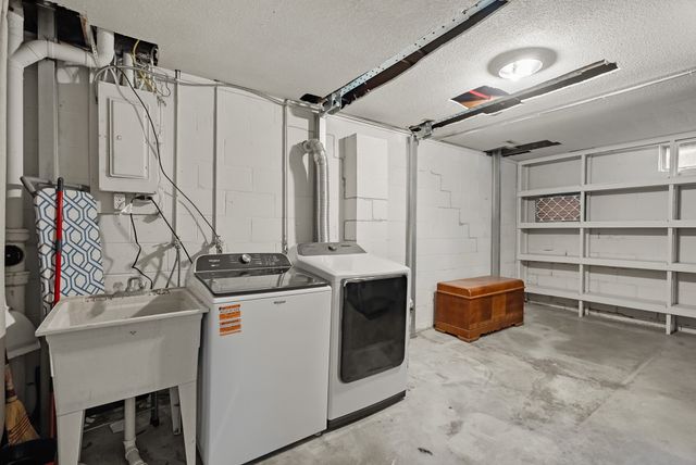 3800 SW 30th Street, Des Moines, IA 50321