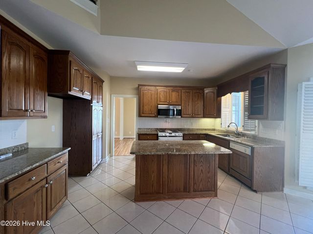 609 Cottonwood Court, Vass, NC 28394