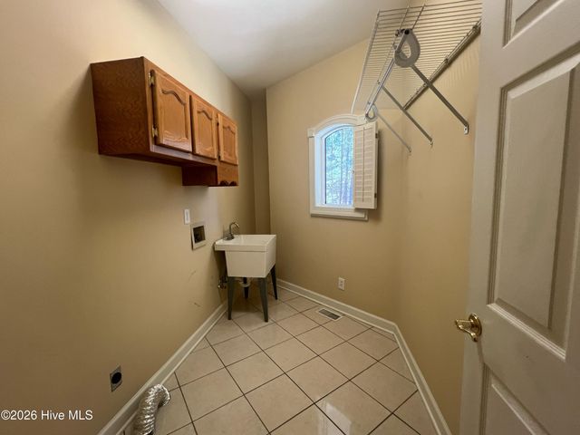 609 Cottonwood Court, Vass, NC 28394