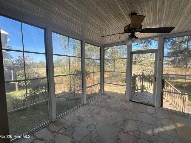 609 Cottonwood Court, Vass, NC 28394