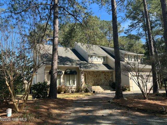 609 Cottonwood Court, Vass, NC 28394