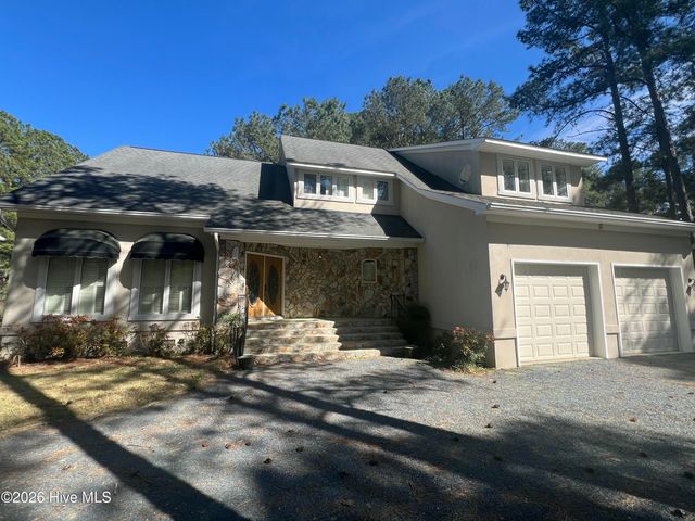 609 Cottonwood Court, Vass, NC 28394