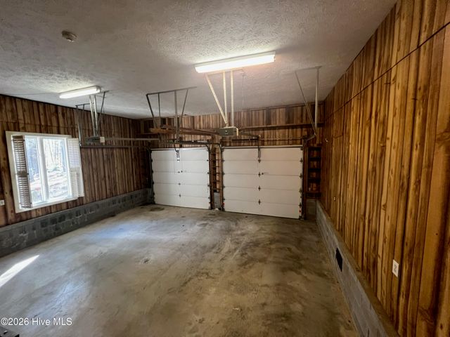 609 Cottonwood Court, Vass, NC 28394