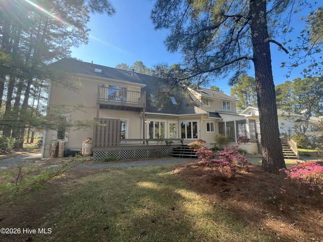 609 Cottonwood Court, Vass, NC 28394
