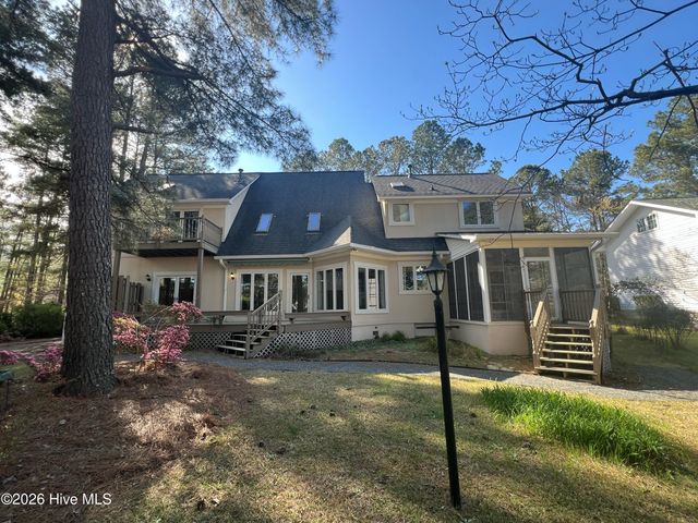 609 Cottonwood Court, Vass, NC 28394
