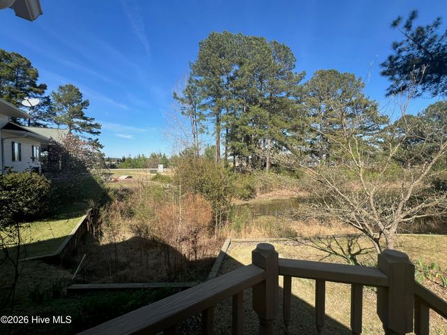 609 Cottonwood Court, Vass, NC 28394