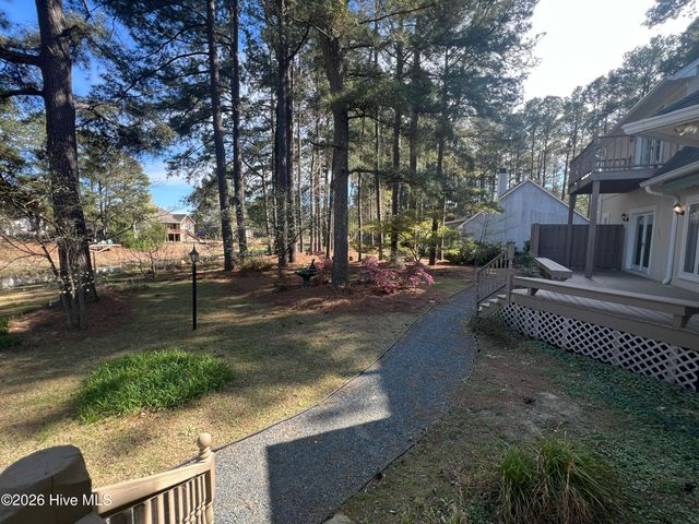 609 Cottonwood Court, Vass, NC 28394