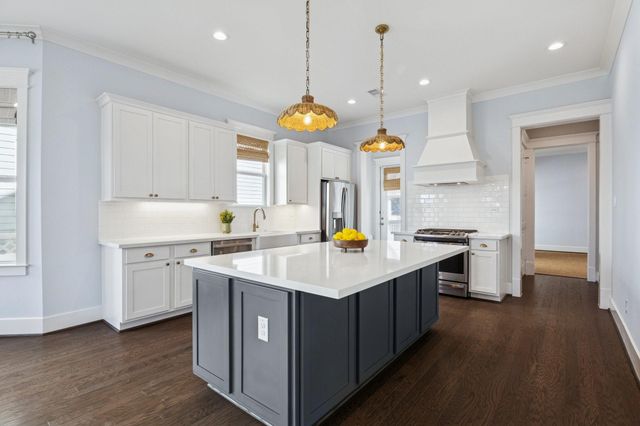 3 Mariner Pass, Galveston, TX 77554