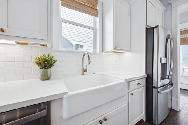 3 Mariner Pass, Galveston, TX 77554