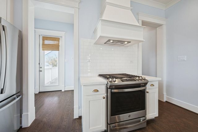 3 Mariner Pass, Galveston, TX 77554