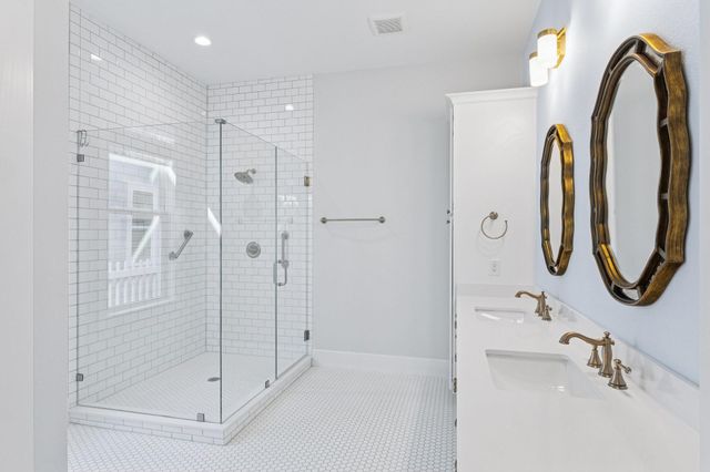 3 Mariner Pass, Galveston, TX 77554