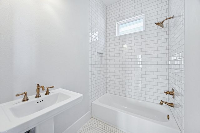 3 Mariner Pass, Galveston, TX 77554