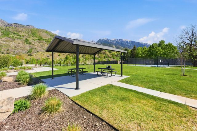3518 E BRETON LN, Cottonwood Heights, UT 84093