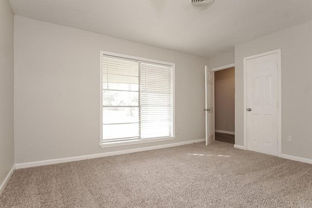 2505 Texas Avenue, Dickinson, TX 77539