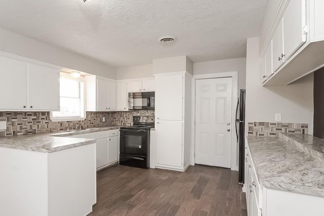 2505 Texas Avenue, Dickinson, TX 77539