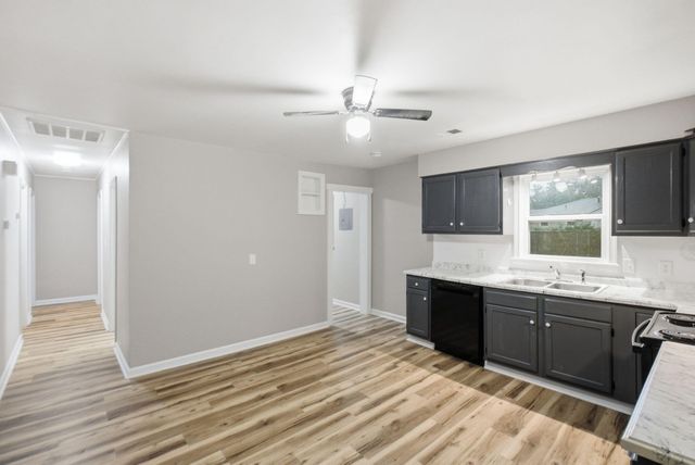 737 Greenbriar Drive, Harrodsburg, KY 40330