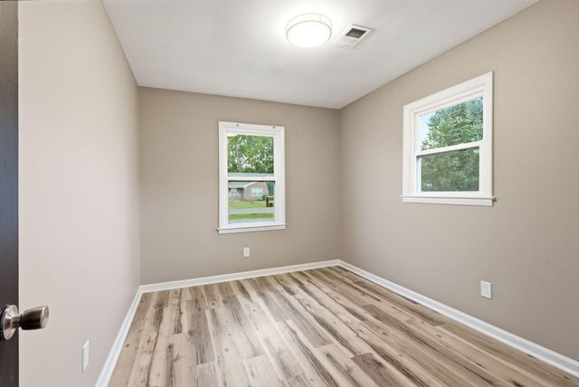 737 Greenbriar Drive, Harrodsburg, KY 40330