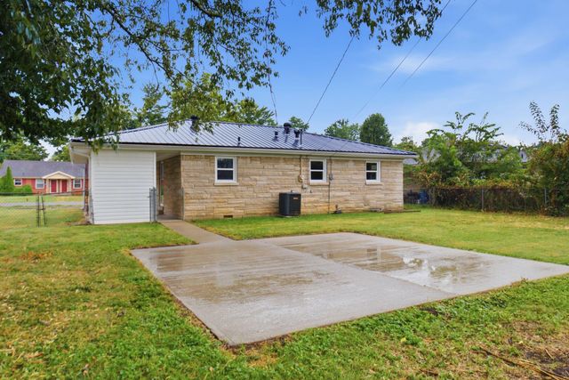 737 Greenbriar Drive, Harrodsburg, KY 40330