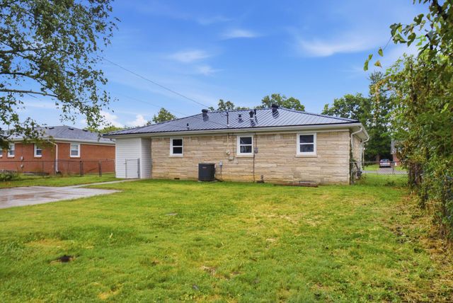 737 Greenbriar Drive, Harrodsburg, KY 40330
