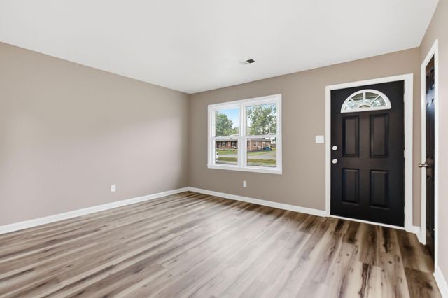 737 Greenbriar Drive, Harrodsburg, KY 40330