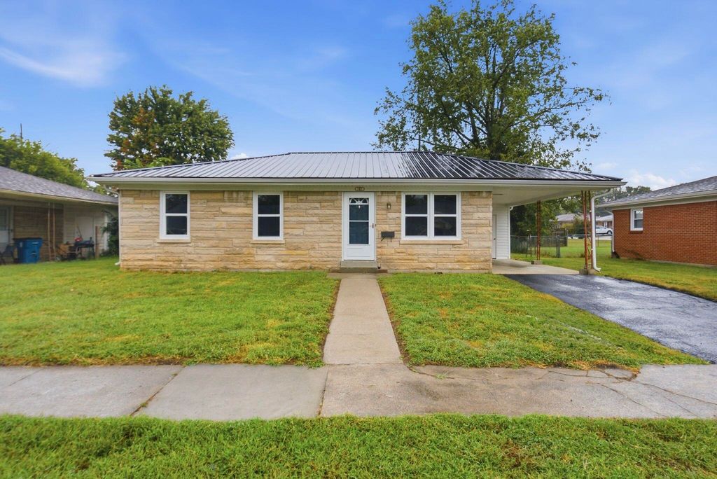 737 Greenbriar Drive, Harrodsburg, KY 40330