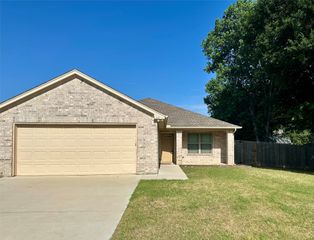 134 Dennis Drive, Azle, TX 76020