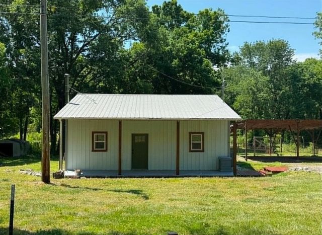 2267 Leatherwood Rd, Stewart, TN 37175