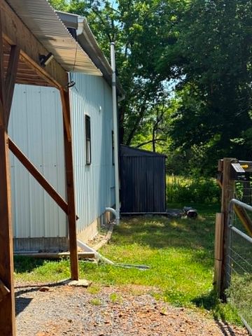 2267 Leatherwood Rd, Stewart, TN 37175